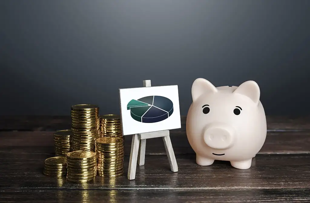 piggy-bank-and-budget-money-2022-11-09-06-42-16-utc-2048x1340